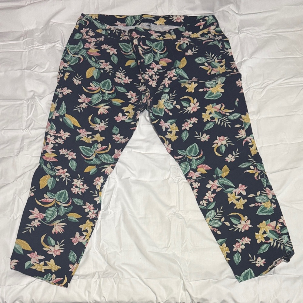 Old Navy Floral High-Rise Pixie Ankle Pants - Multicolor
